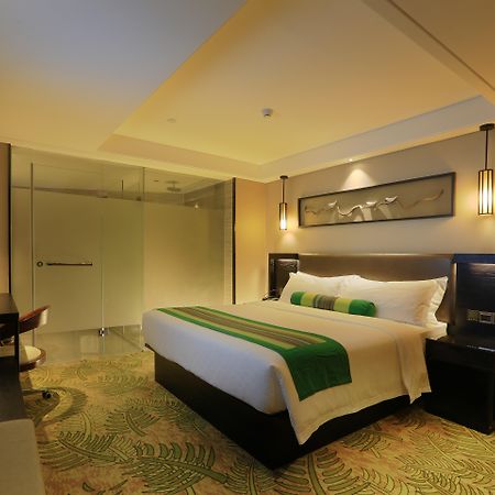 Relax Season Hotel Dongmen Shenzhen Extérieur photo